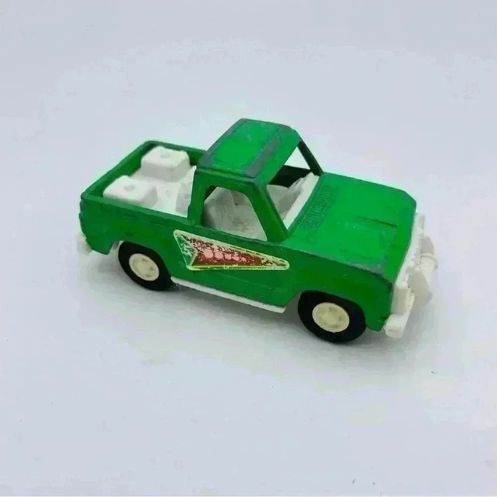 Vintage Tootsietoy Green Off-Road Single Cab Truck